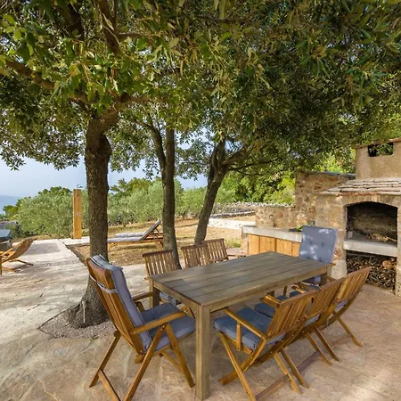 Humac Hvar Feriehus