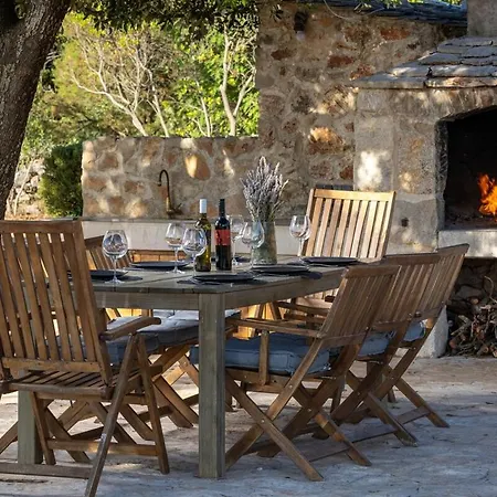 Humac Hvar Casa de Férias *